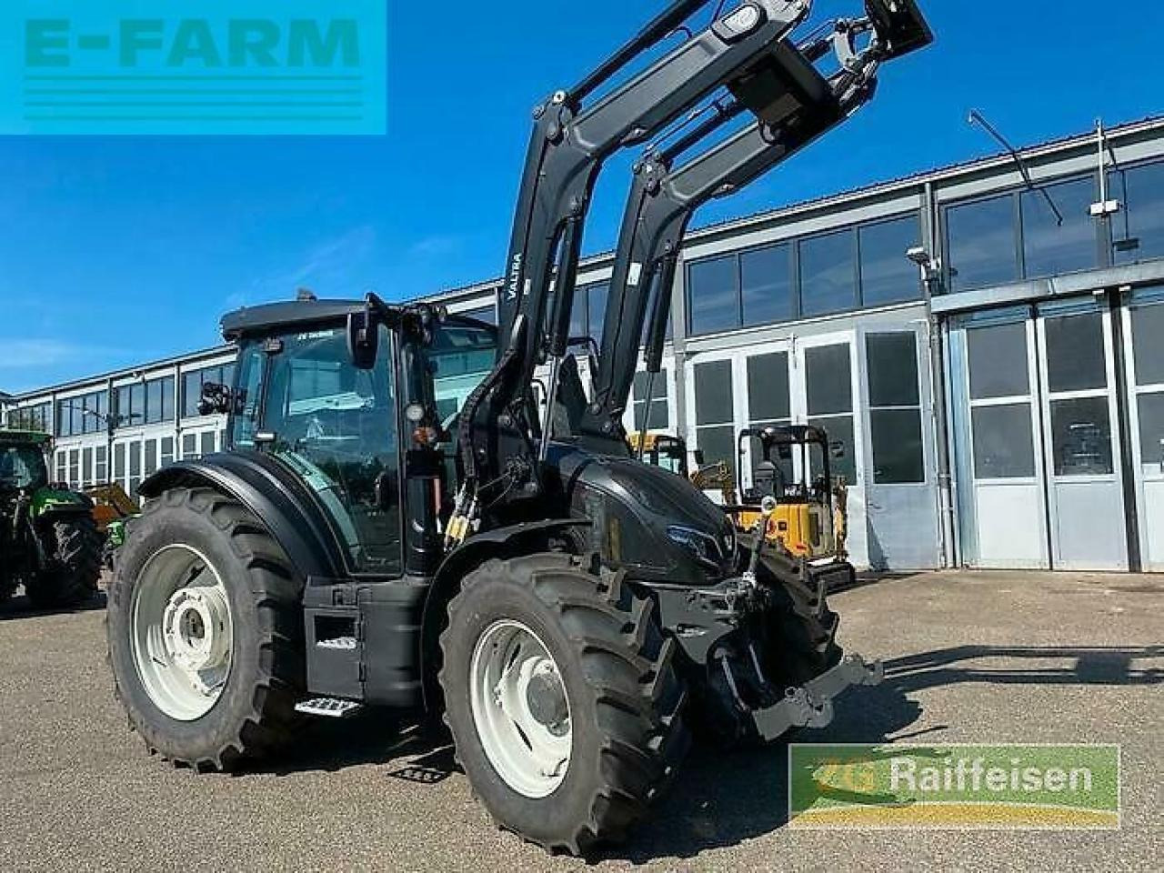 Valtra g135v 1b9 - Farm tractor: picture 2 Valtra g135v 1b9 - Farm tractor: picture 2