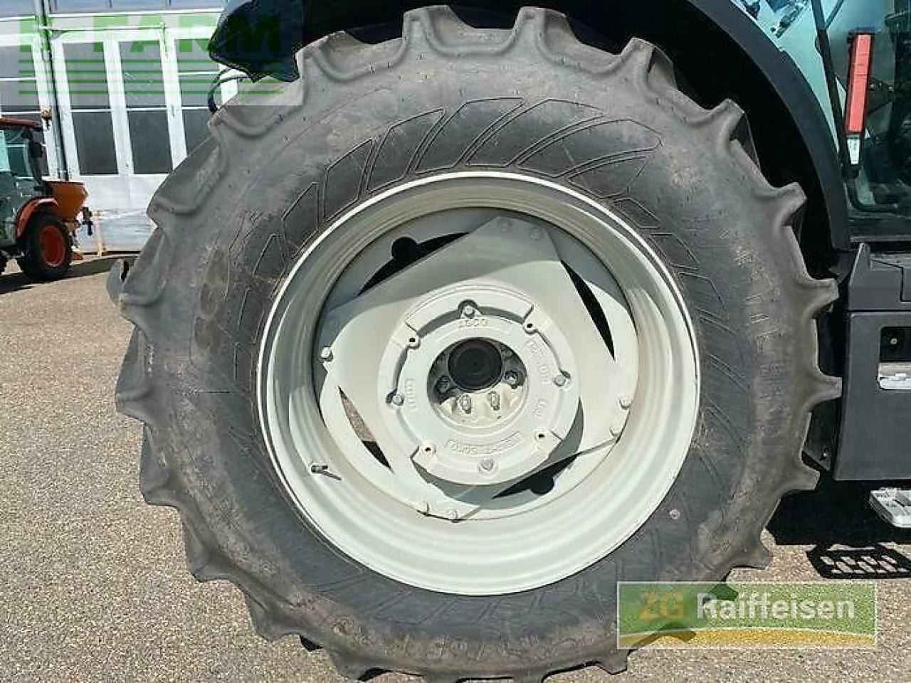 Farm tractor Valtra g135v 1b9: picture 10