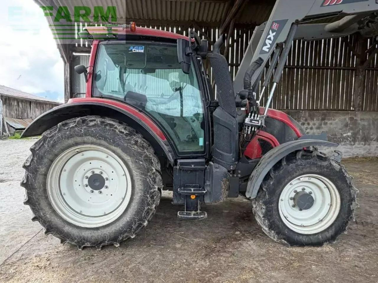Valtra n104h5 - Farm tractor: picture 2 Valtra n104h5 - Farm tractor: picture 2