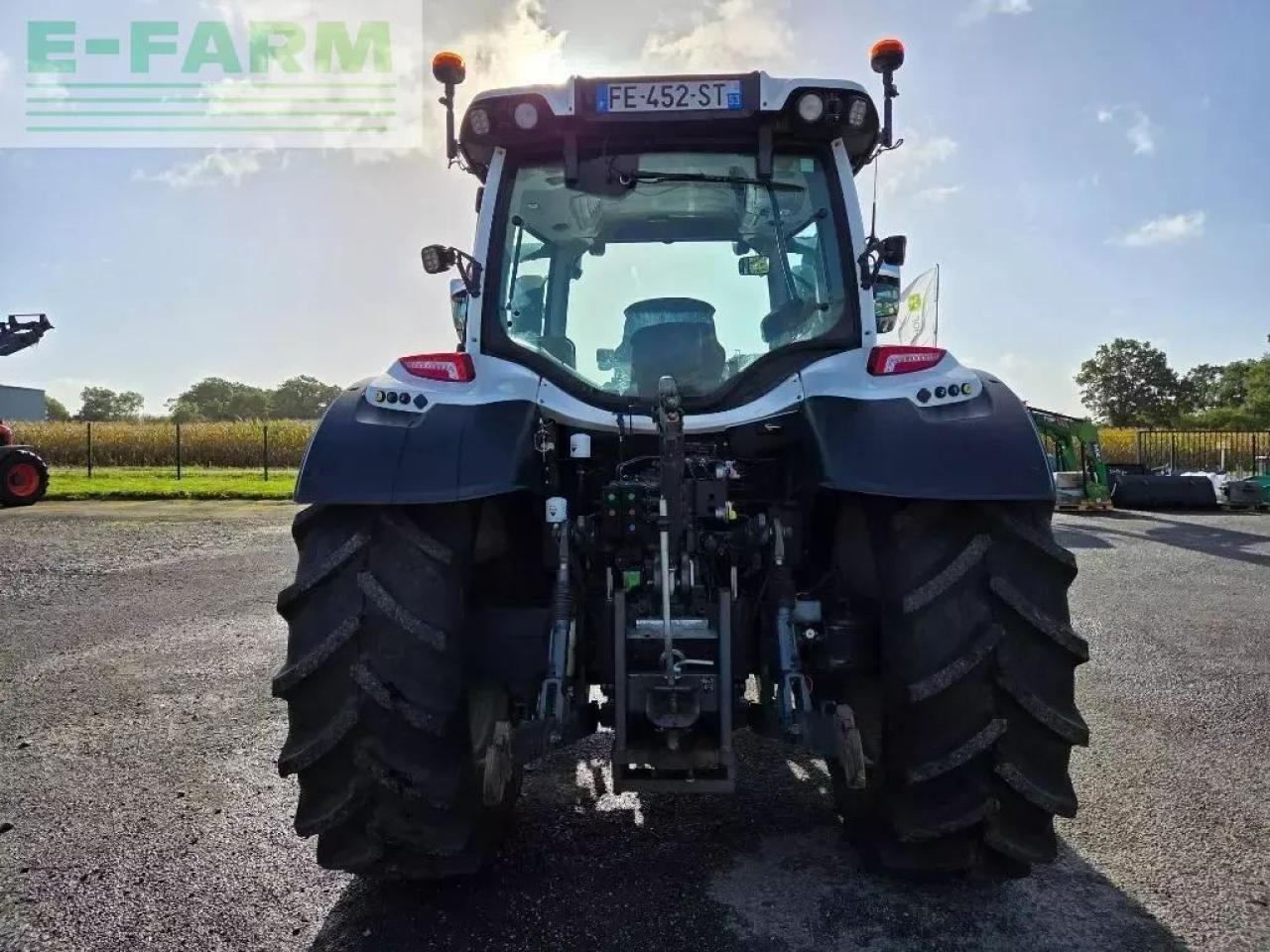 Valtra n124 hitech h5 HiTech - Farm tractor: picture 3 Valtra n124 hitech h5 HiTech - Farm tractor: picture 3