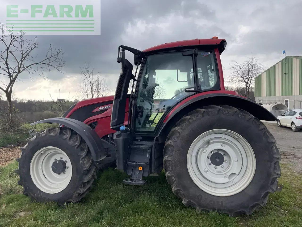 Valtra n135 a - Farm tractor: picture 1 Valtra n135 a - Farm tractor: picture 1