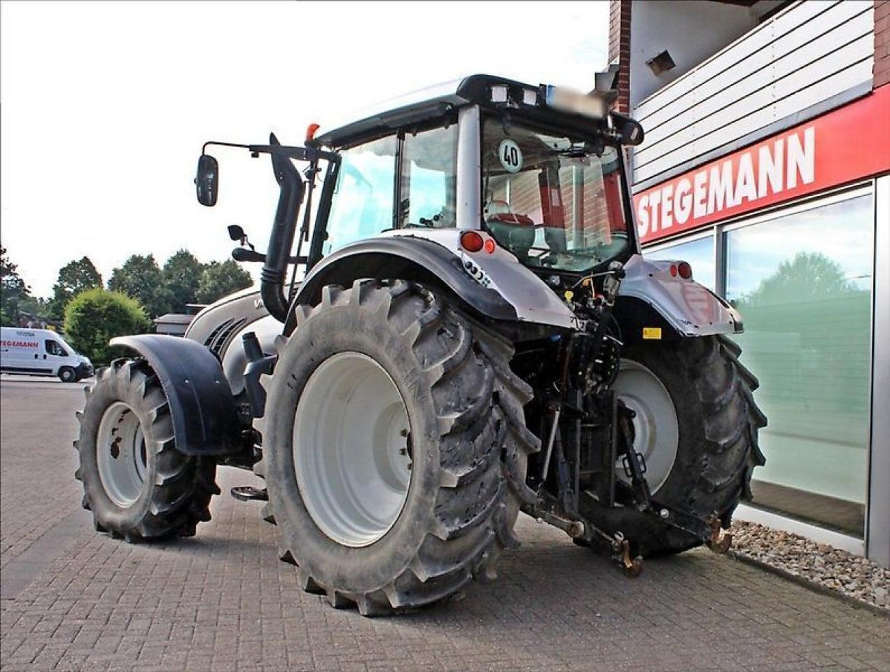 Valtra t132 versu Versu - Farm tractor: picture 2 Valtra t132 versu Versu - Farm tractor: picture 2