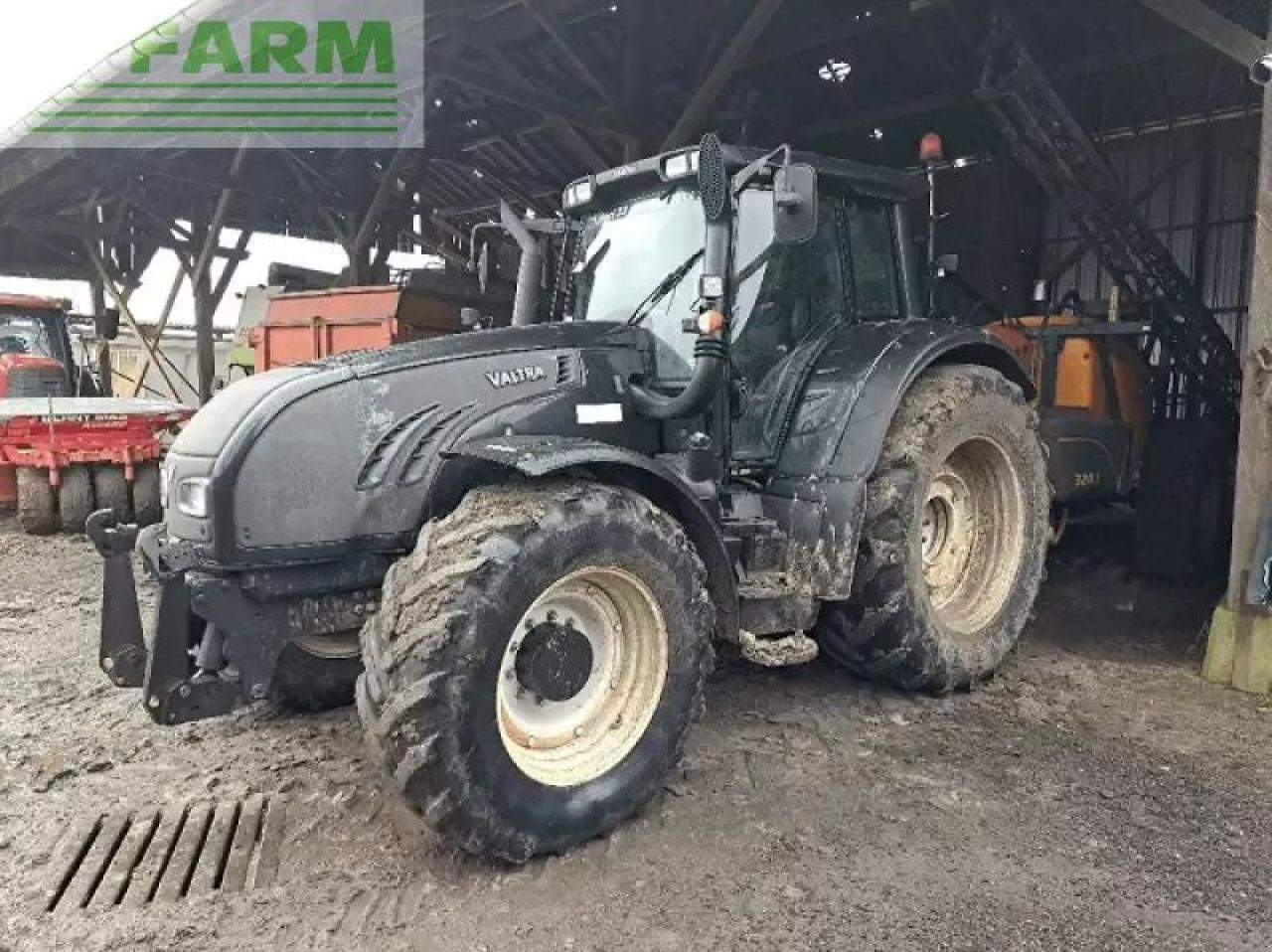 Valtra t172 - Farm tractor: picture 1 Valtra t172 - Farm tractor: picture 1