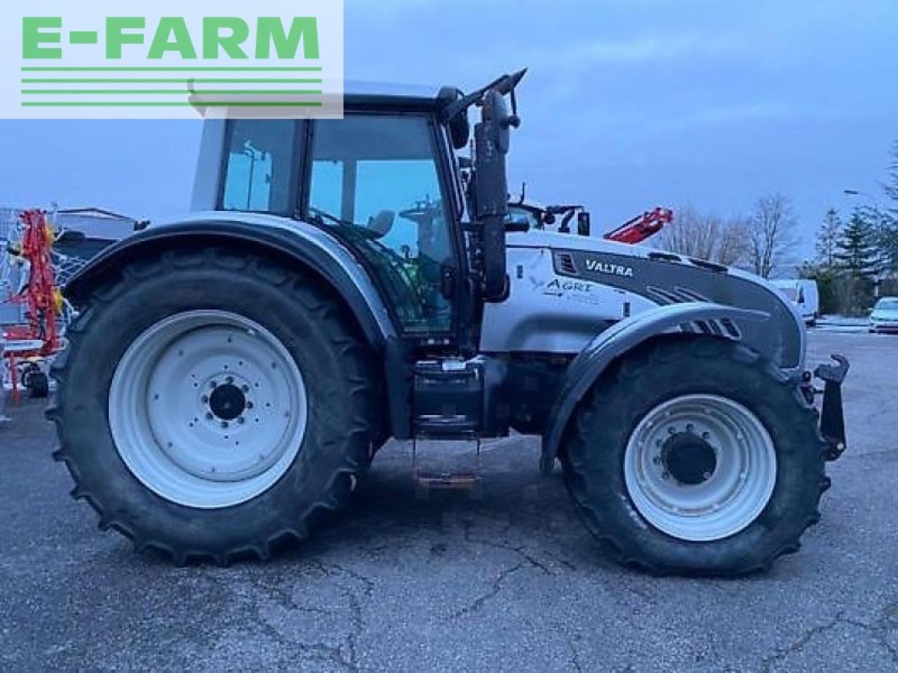 Valtra t172 hitech - Farm tractor: picture 4 Valtra t172 hitech - Farm tractor: picture 4