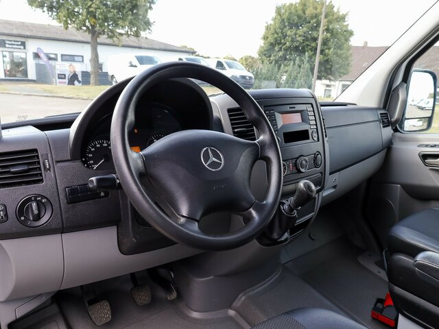 MERCEDES-BENZ Sprinter 316CDI DOKA,Allrad,AHK,Standhzg. - Curtain side van, Combi van: picture 4 MERCEDES-BENZ Sprinter 316CDI DOKA,Allrad,AHK,Standhzg. - Curtain side van, Combi van: picture 4