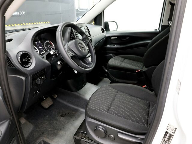 MERCEDES-BENZ Vito 114 TourerPro,lang,Automatik,8Sitze,Kamera... - Minibus, Passenger van: picture 2 MERCEDES-BENZ Vito 114 TourerPro,lang,Automatik,8Sitze,Kamera... - Minibus, Passenger van: picture 2