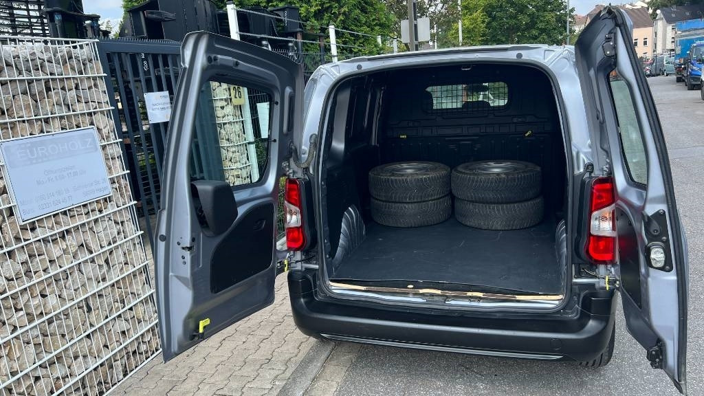 Box van Citroën Berlingo 1.5 Blue HDI, Kasten, 8 Reifen, Klima: picture 19