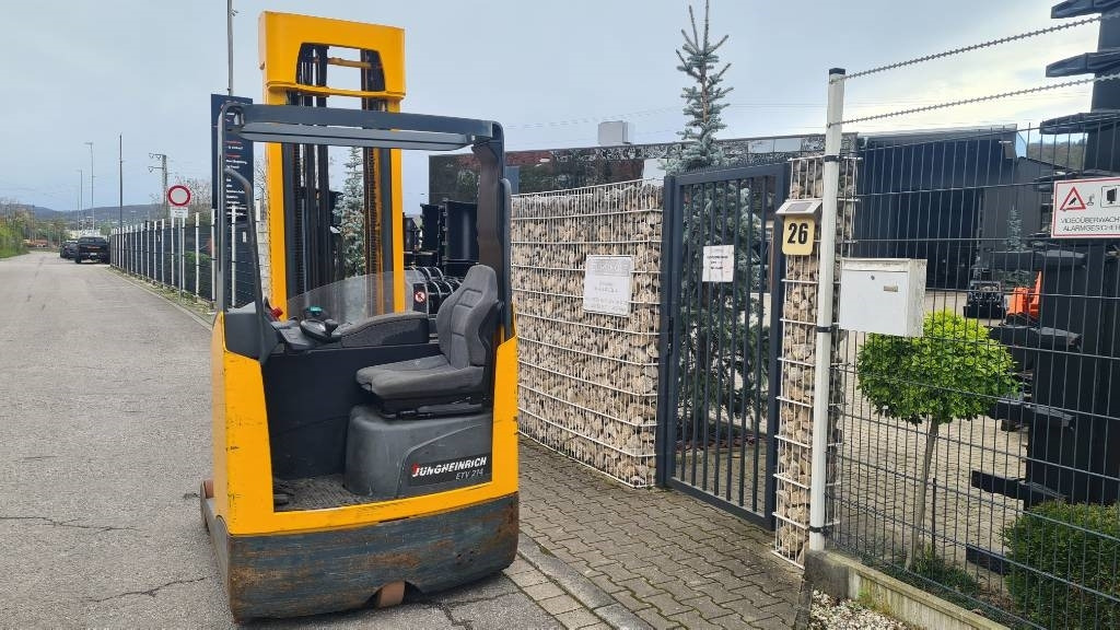 Jungheinrich ETV 216, Triplex, 6,9 m Hubhöhe, Hubkraft 1.600 kg - Reach truck: picture 5 Jungheinrich ETV 216, Triplex, 6,9 m Hubhöhe, Hubkraft 1.600 kg - Reach truck: picture 5