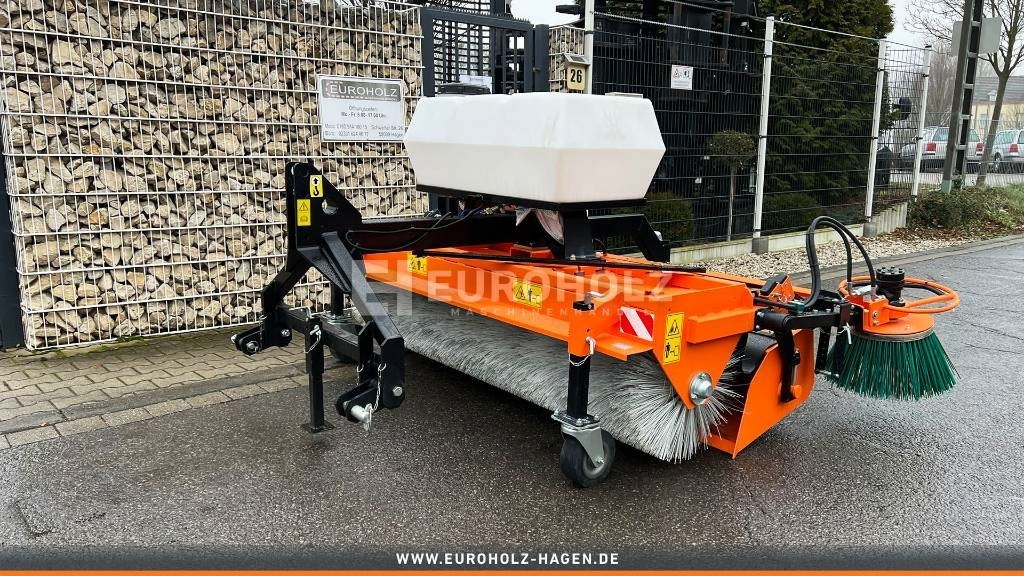 Kehrmaschine ZM2000 Seitenbesen 3-Punkt-Aufnahme - Broom: picture 3 Kehrmaschine ZM2000 Seitenbesen 3-Punkt-Aufnahme - Broom: picture 3