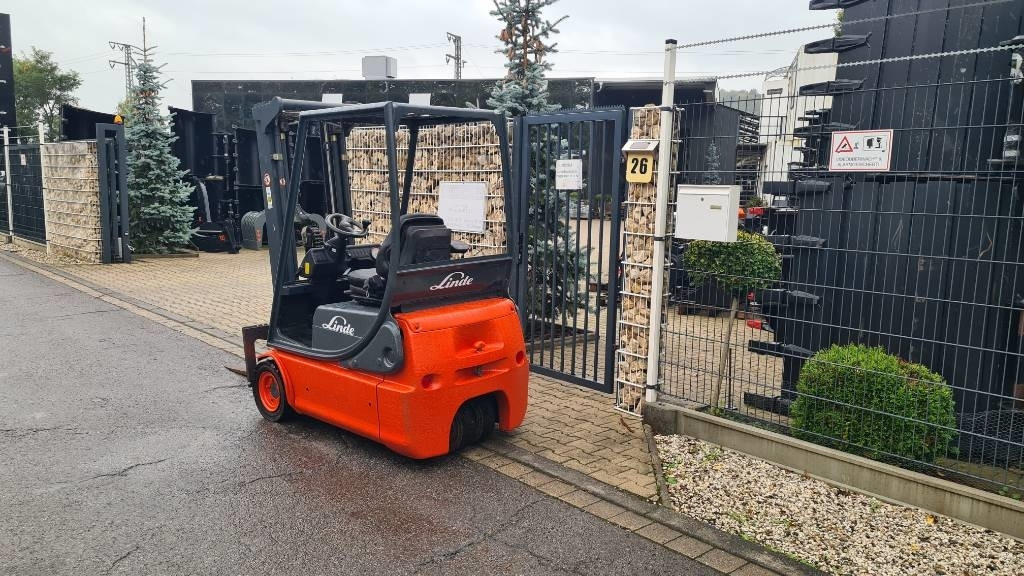 Electric forklift Linde E 14-02, Tripplex bis 4,5 m, Hubkraft 1.400 kg: picture 16