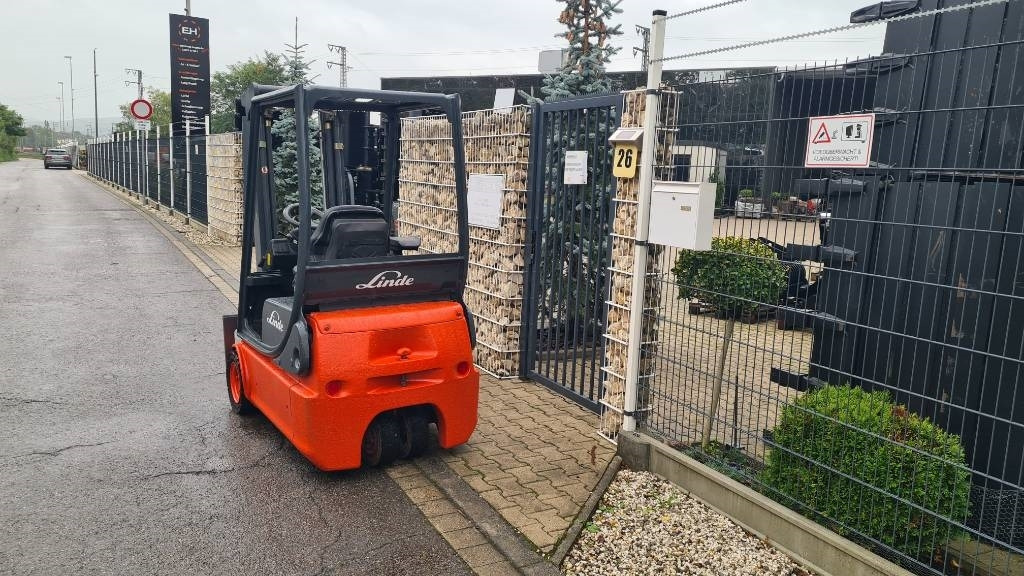 Electric forklift Linde E 14-02, Tripplex bis 4,5 m, Hubkraft 1.400 kg: picture 17