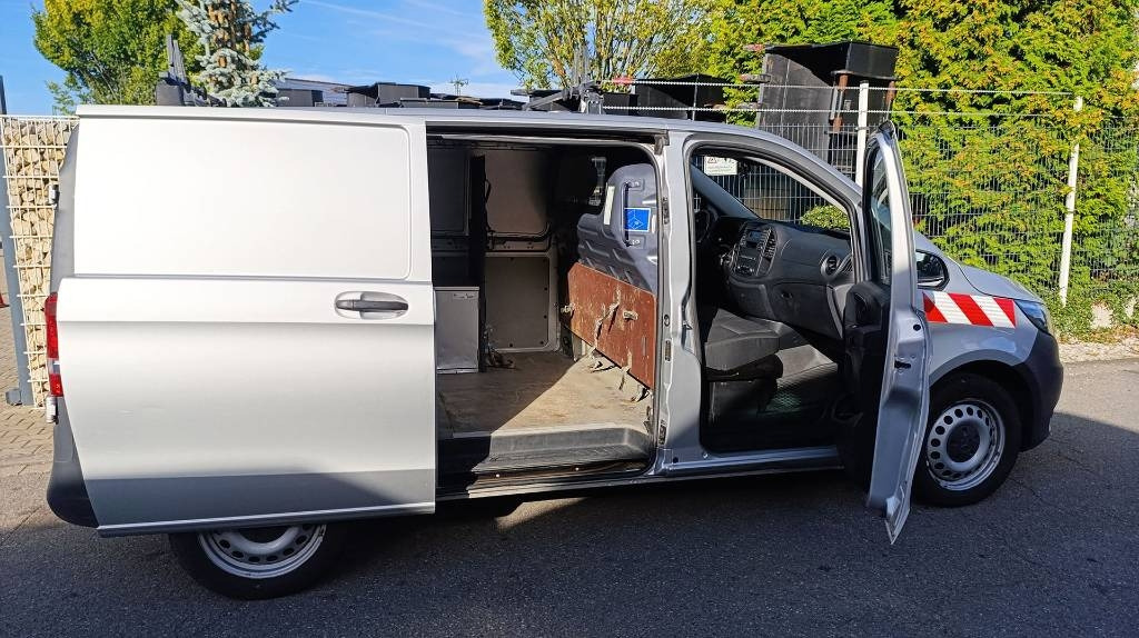 Mercedes-Benz Vito 114 CDI Allrad-Werkstattschränke-Standheizung - Box van: picture 1 Mercedes-Benz Vito 114 CDI Allrad-Werkstattschränke-Standheizung - Box van: picture 1