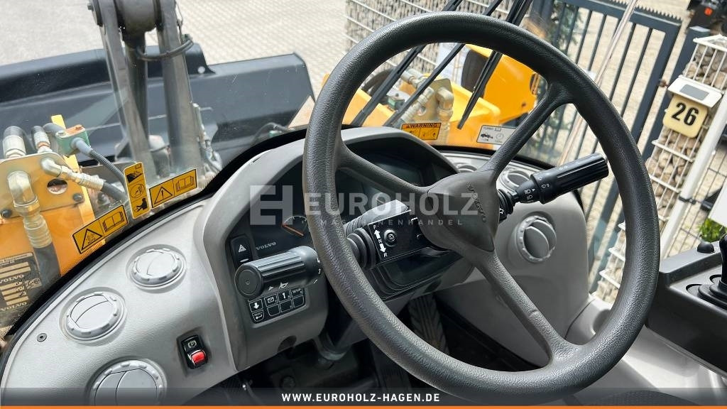 Wheel loader Volvo L 120 G mit Klima und SW, Reifen und Schaufel Neu: picture 16