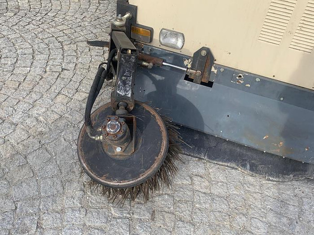 Lease a Amros 1250 Kehrmaschine Amros 1250 Kehrmaschine: picture 7 Lease a Amros 1250 Kehrmaschine Amros 1250 Kehrmaschine: picture 7