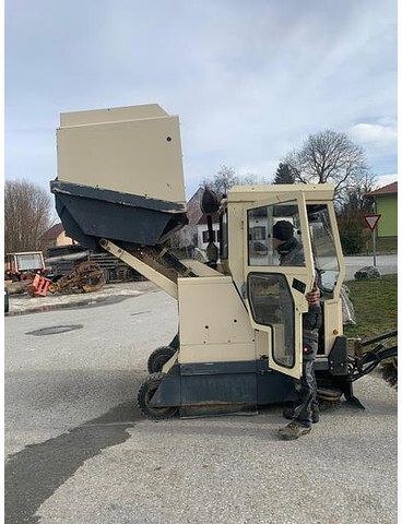 Lease a Amros 1250 Kehrmaschine Amros 1250 Kehrmaschine: picture 14 Lease a Amros 1250 Kehrmaschine Amros 1250 Kehrmaschine: picture 14