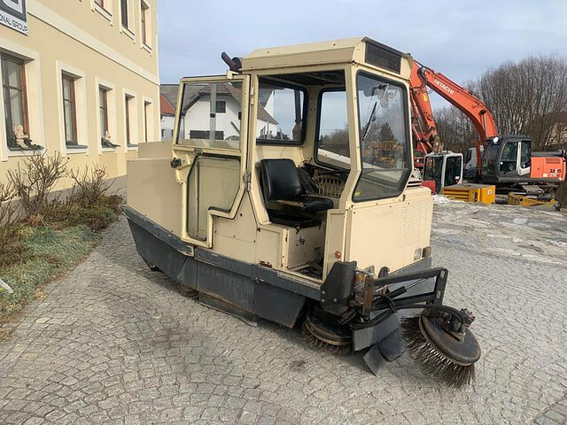 Amros 1250 Kehrmaschine - Road sweeper: picture 2 Amros 1250 Kehrmaschine - Road sweeper: picture 2