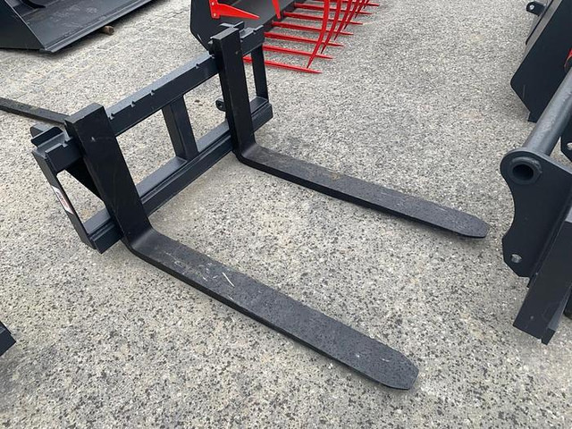 New Forks for Material handling equipment Big Palettengabel 3,5 t mit Kramer groß Aufnahme: picture 1