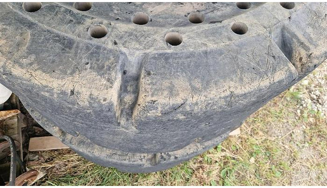 Tire Big Vollgummi Räder 20,5 x 25 mit Volvo Felgen: picture 7