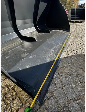 Big Volumenschaufel 250 cm mit Hauer Aufnahme - Bucket: picture 2 Big Volumenschaufel 250 cm mit Hauer Aufnahme - Bucket: picture 2