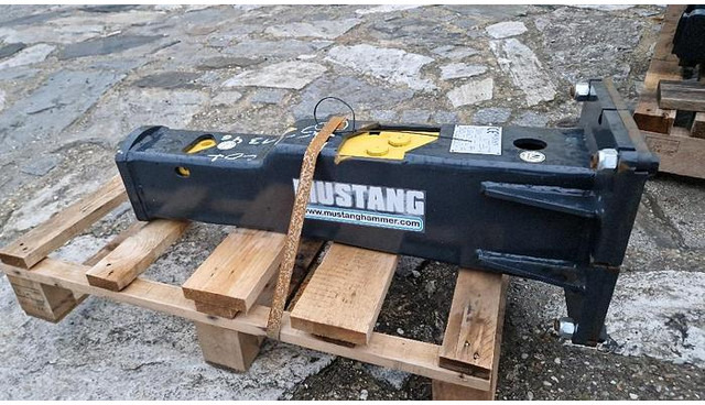 Mustang HM100 Hydraulikhammer - Hydraulic hammer: picture 2 Mustang HM100 Hydraulikhammer - Hydraulic hammer: picture 2