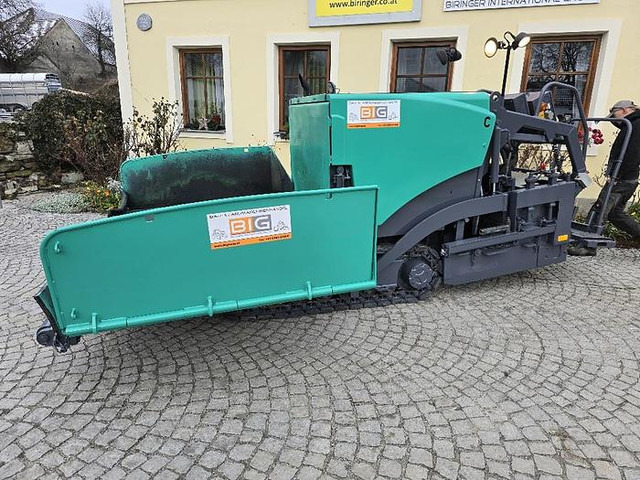 Vögele Super 800 Asphaltfertiger - Asphalt machine: picture 1 Vögele Super 800 Asphaltfertiger - Asphalt machine: picture 1