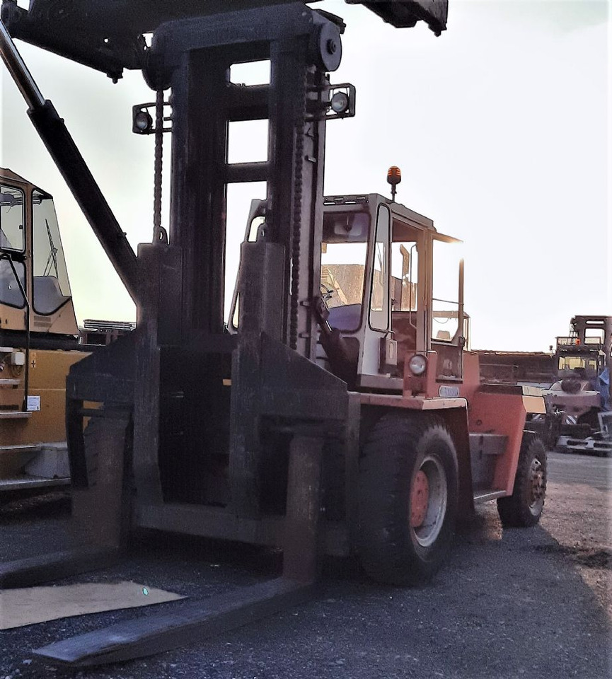 Kalmar DC18-1200 - Diesel forklift: picture 3 Kalmar DC18-1200 - Diesel forklift: picture 3