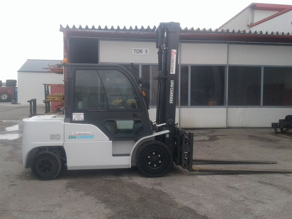 UniCarriers DG1F4A50Q - Diesel forklift: picture 4 UniCarriers DG1F4A50Q - Diesel forklift: picture 4