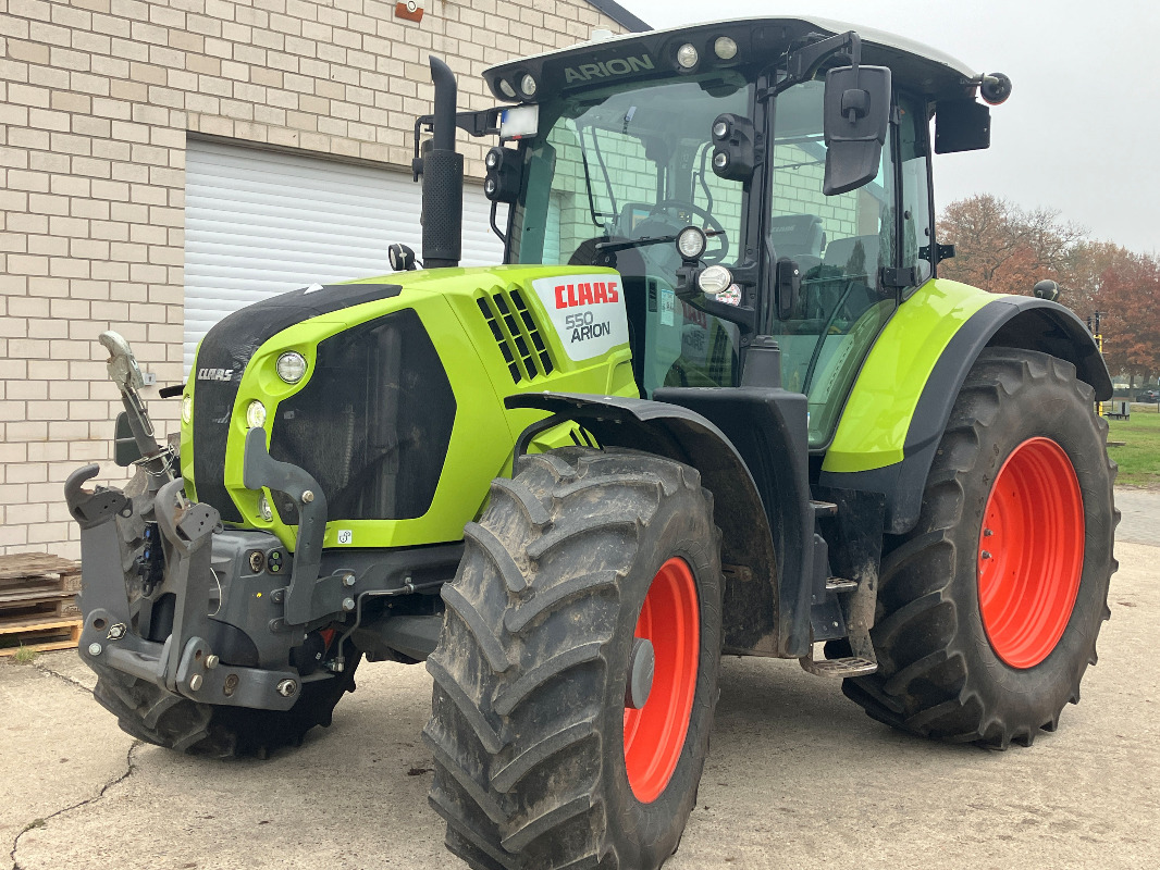 CLAAS Arion 550 - Farm tractor: picture 1 CLAAS Arion 550 - Farm tractor: picture 1