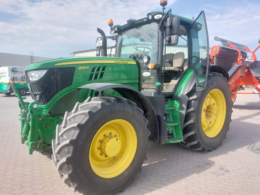 John Deere 6155R - Farm tractor: picture 1 John Deere 6155R - Farm tractor: picture 1