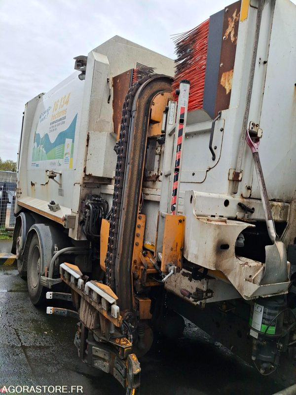 BOM Mercedes Econic 256043 kms 2013 - Garbage truck: picture 3 BOM Mercedes Econic 256043 kms 2013 - Garbage truck: picture 3
