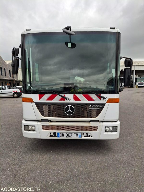 BOM Mercedes Econic 292045 kms 2013 - CW-067-TW - Garbage truck: picture 2 BOM Mercedes Econic 292045 kms 2013 - CW-067-TW - Garbage truck: picture 2