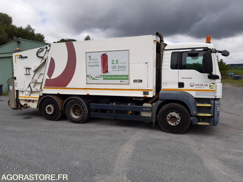 CAMION BOM AT-710-AS - 2010 / 248 244 KM - Garbage truck: picture 4 CAMION BOM AT-710-AS - 2010 / 248 244 KM - Garbage truck: picture 4