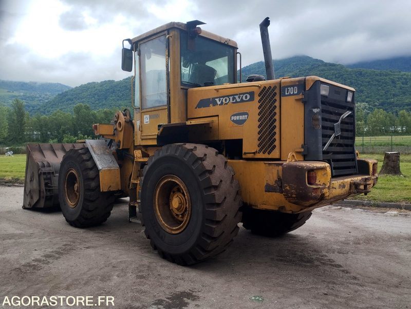 Loader CHARGEUSE SUR PNEUS VOLVO L70D de 2000 n°17603 A REPARER: picture 6