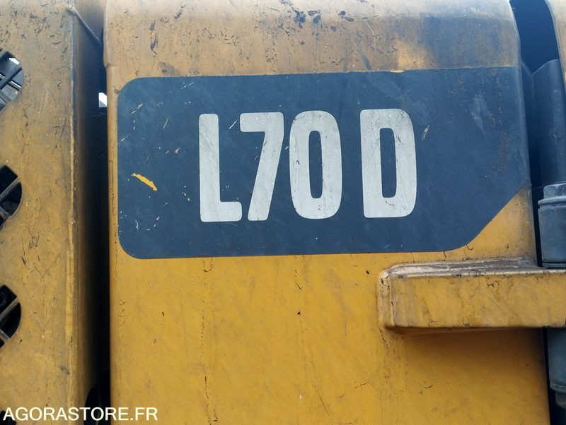 Loader CHARGEUSE SUR PNEUS VOLVO L70D de 2000 n°17603 A REPARER: picture 12