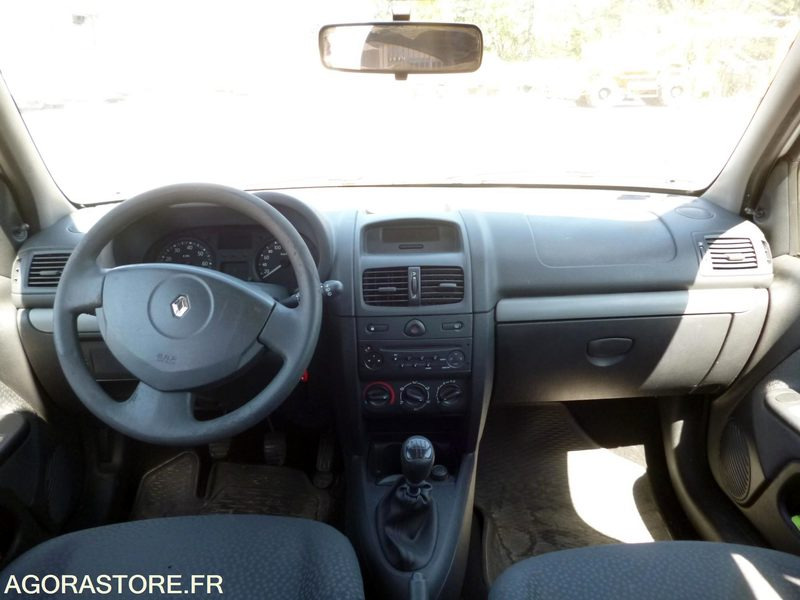 CLIO 2 ESSENCE - Car: picture 5 CLIO 2 ESSENCE - Car: picture 5