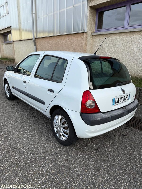 CLIO II 1.5L DCI 65CH CLIM - Car: picture 4 CLIO II 1.5L DCI 65CH CLIM - Car: picture 4