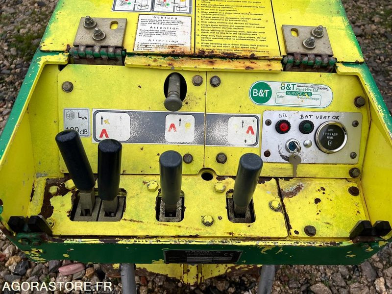 Roller Compacteur de tranchée AMMANN RAMMAX RW 1504-HF: picture 17