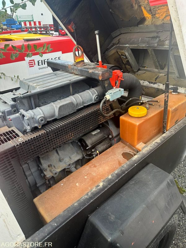 Compresseur mobile INGERSOLL P180 5m3/mm - Air compressor: picture 4 Compresseur mobile INGERSOLL P180 5m3/mm - Air compressor: picture 4
