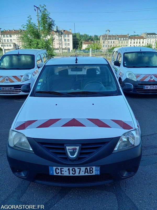 DACIA LOGAN PICK UP 2 PLACES - Car: picture 2 DACIA LOGAN PICK UP 2 PLACES - Car: picture 2