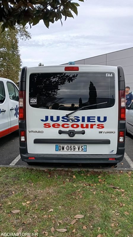 DW-069-VS - Non Roulant - OPEL VIVARO - VASP - 328 164 Kms - Ambulance: picture 4 DW-069-VS - Non Roulant - OPEL VIVARO - VASP - 328 164 Kms - Ambulance: picture 4