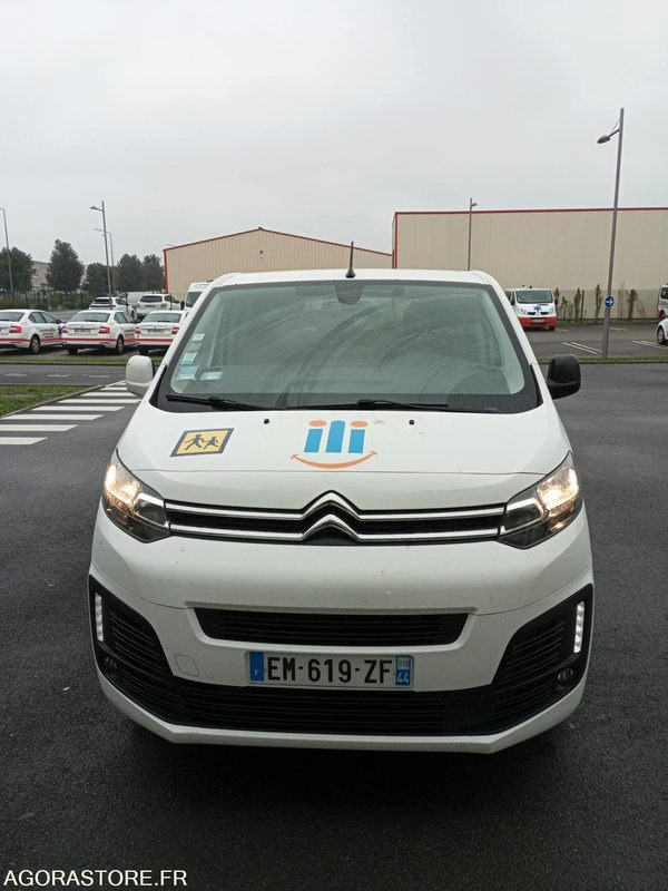 EM-619-ZF - Roulant - CITROEN JUMPY SPACE TOURER - VP - 240 733 Kms - Minibus, Passenger van: picture 4 EM-619-ZF - Roulant - CITROEN JUMPY SPACE TOURER - VP - 240 733 Kms - Minibus, Passenger van: picture 4