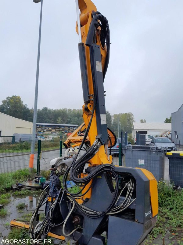EPAREUSE NOREMAT TONICA + FAUCHEUSE SOUS GLISSIERE MENARD - Boom mower: picture 2 EPAREUSE NOREMAT TONICA + FAUCHEUSE SOUS GLISSIERE MENARD - Boom mower: picture 2