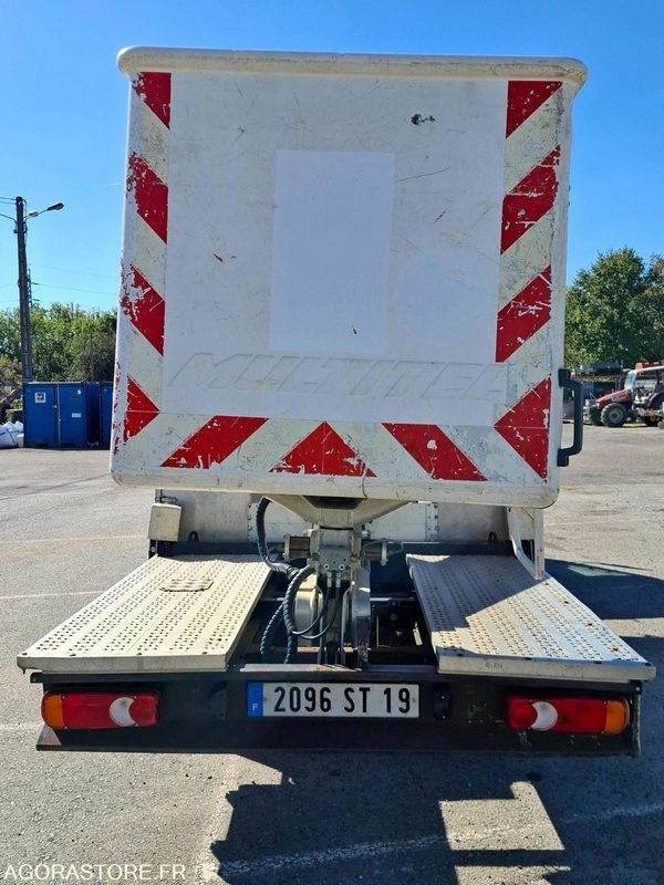 Elévateur à Nacelle 160 ALU CABSTAR sur châssis NISSAN <3.5T H.16M - 2007 - Truck mounted aerial platform: picture 4 Elévateur à Nacelle 160 ALU CABSTAR sur châssis NISSAN <3.5T H.16M - 2007 - Truck mounted aerial platform: picture 4