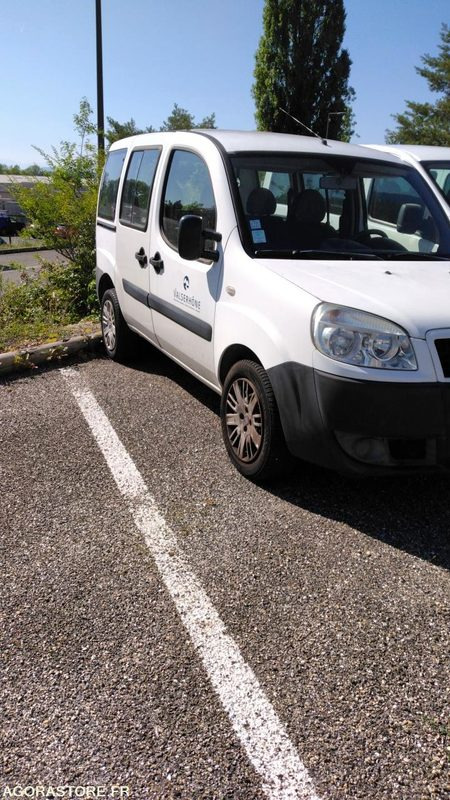 FIAT DOBLO 5 PLACES 2007 - Car: picture 3 FIAT DOBLO 5 PLACES 2007 - Car: picture 3