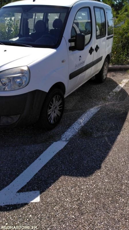 FIAT DOBLO 5 PLACES 2007 - Car: picture 2 FIAT DOBLO 5 PLACES 2007 - Car: picture 2