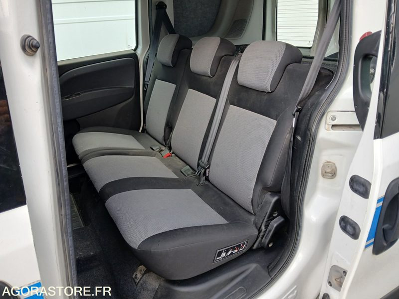 FIAT DOBLO C.1.3MTJ - Small van: picture 4 FIAT DOBLO C.1.3MTJ - Small van: picture 4
