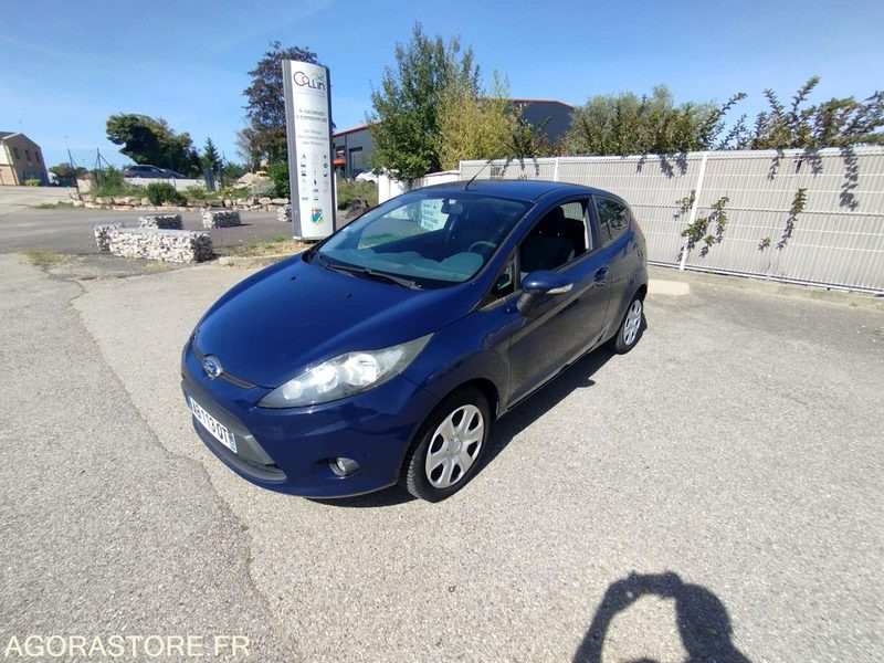 FORD FIESTA 1.4 TDCI DIESEL - ANNEE 2009 - 168000 KMS - 5 PLACES - Car: picture 2 FORD FIESTA 1.4 TDCI DIESEL - ANNEE 2009 - 168000 KMS - 5 PLACES - Car: picture 2