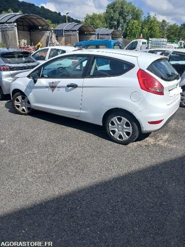 FORD FIESTA N°1 1.2 L– COULEUR BLANCHE - Car: picture 2 FORD FIESTA N°1 1.2 L– COULEUR BLANCHE - Car: picture 2