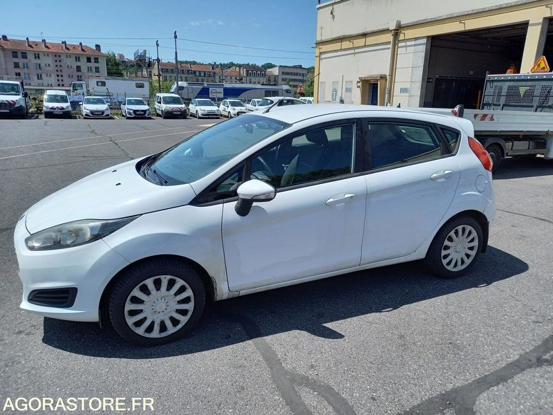 FORD FIESTA TDCI 70 FAP TREND 5 portes - Car: picture 1 FORD FIESTA TDCI 70 FAP TREND 5 portes - Car: picture 1