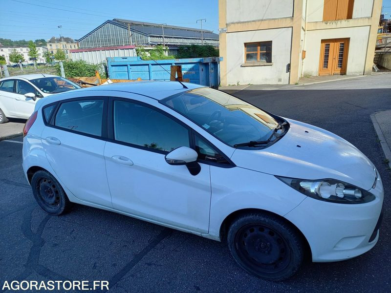 FORD FIESTA TDCI 70 FAP TREND 5 portes - Car: picture 1 FORD FIESTA TDCI 70 FAP TREND 5 portes - Car: picture 1
